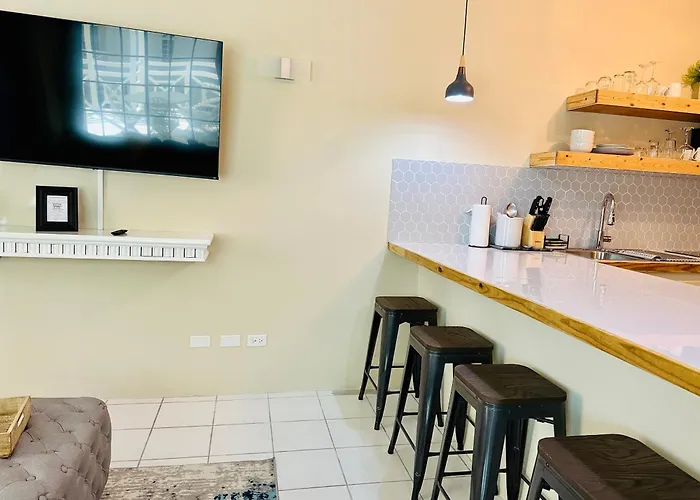 Falcon Oceanview 2br Condo-airport Transportation Available-24-7security *