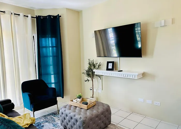 Falcon Oceanview 2br Condo-airport Transportation Available-24-7security *