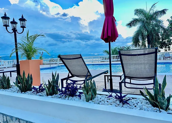Falcon Oceanview 2br Condo-airport Transportation Available-24-7security Apartment *