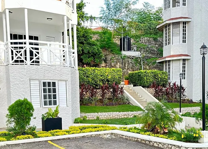 Falcon Oceanview 2br Condo-airport Transportation Available-24-7security Apartment *