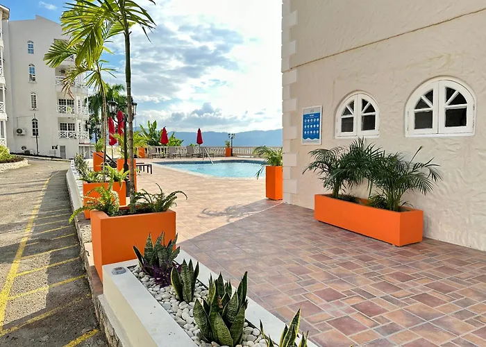 Falcon Oceanview 2br Condo-airport Transportation Available-24-7security Apartment Montego Bay